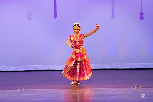 Dharshana_1116495