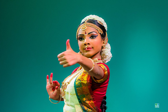 Dharshana_1117337