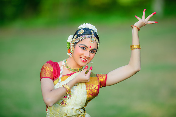 Nidhi_D3S2519-Edit