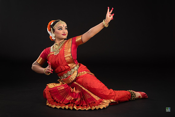 Aarthi-549-Edit