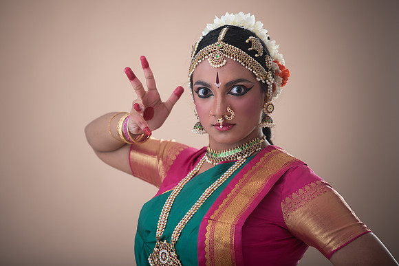 Vidhya-323
