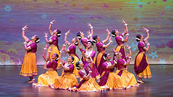 23-Kruthi-Shagun-Show1__DSC5689