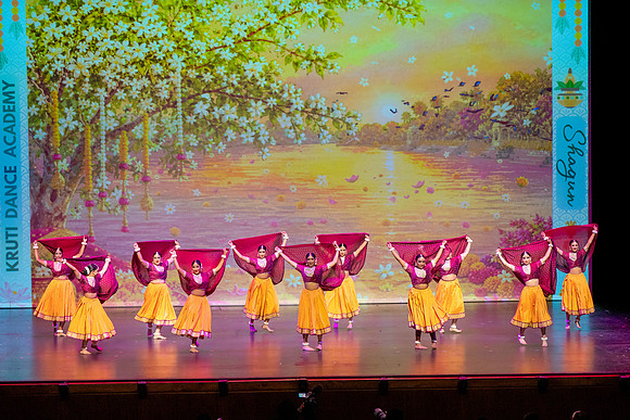 72-Kruthi-Shagun-Show1__DSC5782