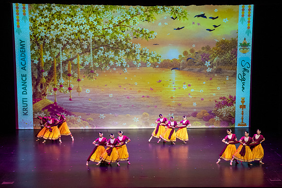 81-Kruthi-Shagun-Show1_DSC09329