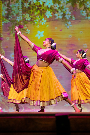 89-Kruthi-Shagun-Show1_CA209186-2