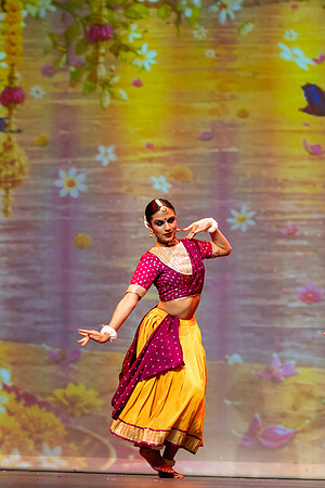 122-Kruthi-Shagun-Show1_VV204088