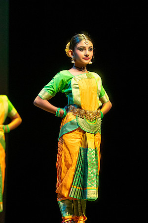 145-Kruthi-Shagun-Show1_CA209220-2
