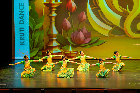 190-Kruthi-Shagun-Show1__DSC5905