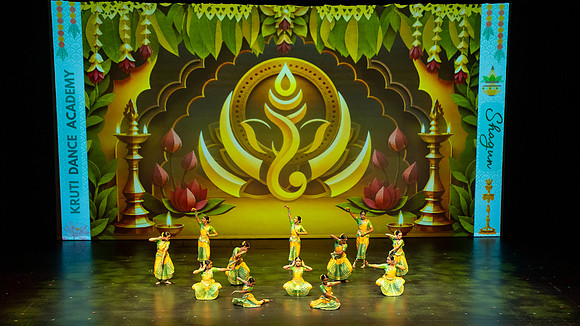 223-Kruthi-Shagun-Show1_DSC09332