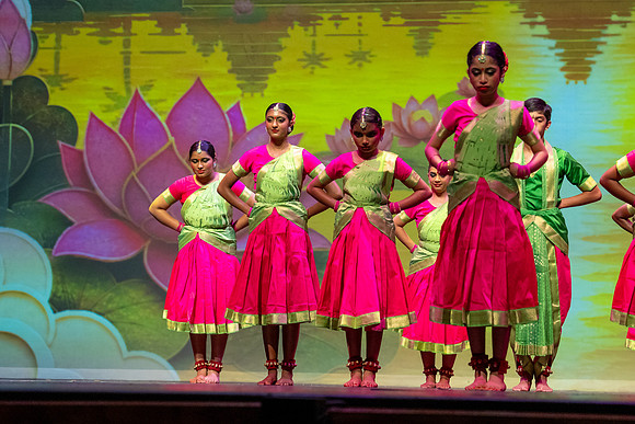 230-Kruthi-Shagun-Show1__VV18654
