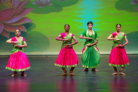 305-Kruthi-Shagun-Show1__DSC6087