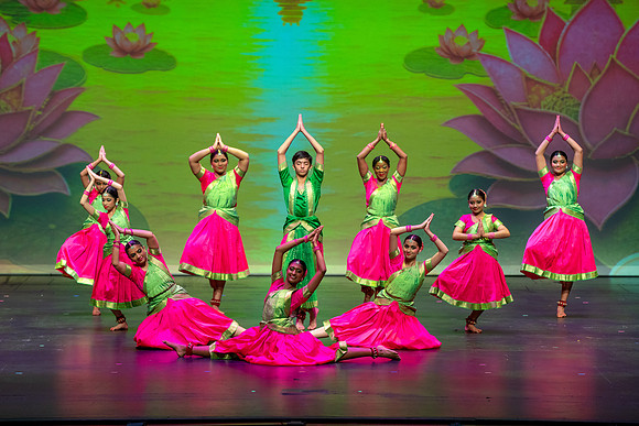337-Kruthi-Shagun-Show1__DSC6109