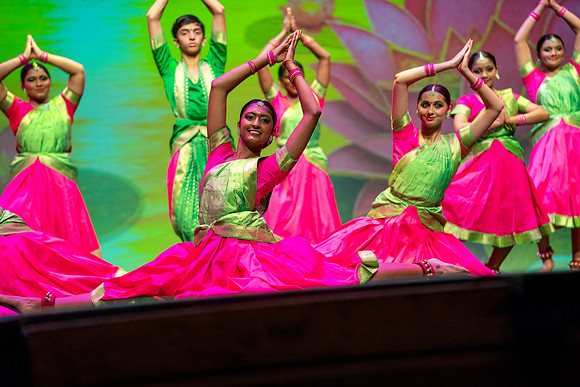 338-Kruthi-Shagun-Show1_CA209305-2