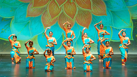 395-Kruthi-Shagun-Show1__DSC6174