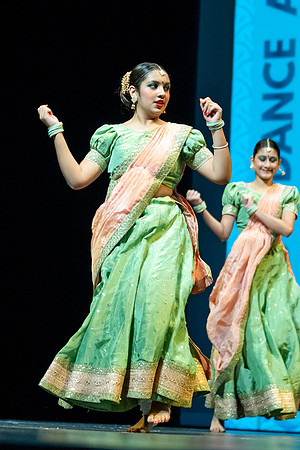 479-Kruthi-Shagun-Show1_VV204379