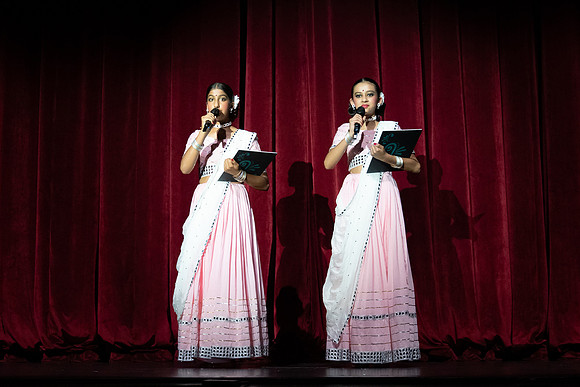 567-Kruthi-Shagun-Show1__VV18760