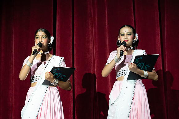 568-Kruthi-Shagun-Show1__VV18761