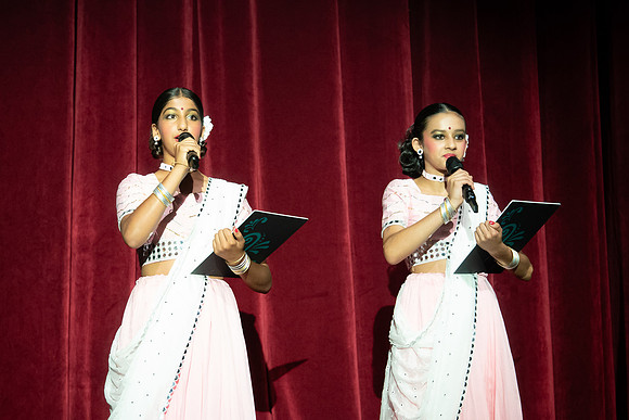 571-Kruthi-Shagun-Show1_CA209388-2