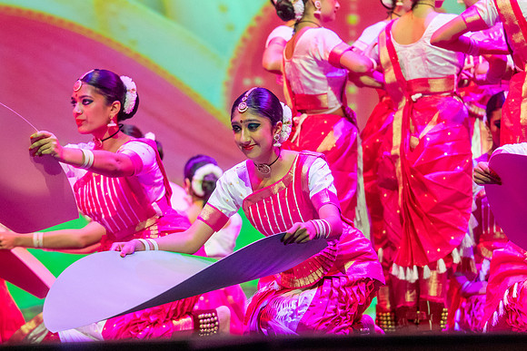580-Kruthi-Shagun-Show1_CA209394-2