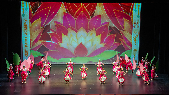 592-Kruthi-Shagun-Show1_DSC09350