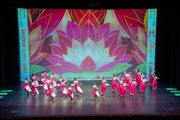 600-Kruthi-Shagun-Show1_DSC09369