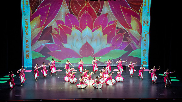 607-Kruthi-Shagun-Show1_DSC09372