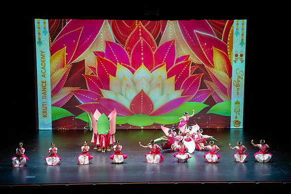 628-Kruthi-Shagun-Show1_DSC09408