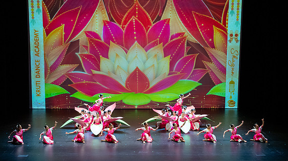 631-Kruthi-Shagun-Show1_DSC09421