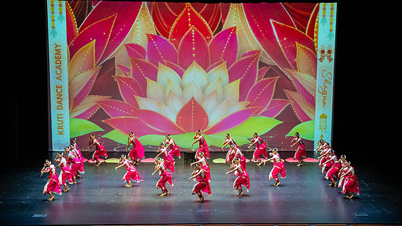 647-Kruthi-Shagun-Show1_DSC09485