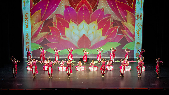 662-Kruthi-Shagun-Show1_DSC09565