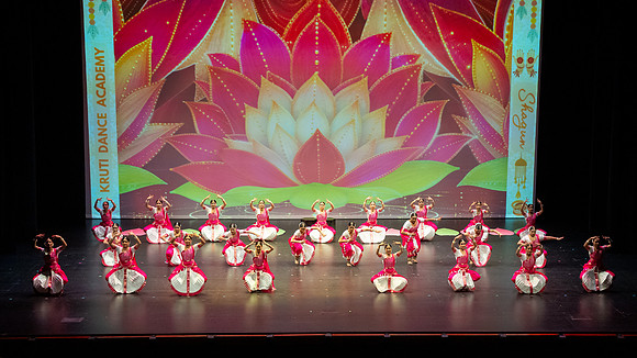 663-Kruthi-Shagun-Show1_DSC09572