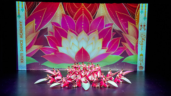 692-Kruthi-Shagun-Show1_DSC09622