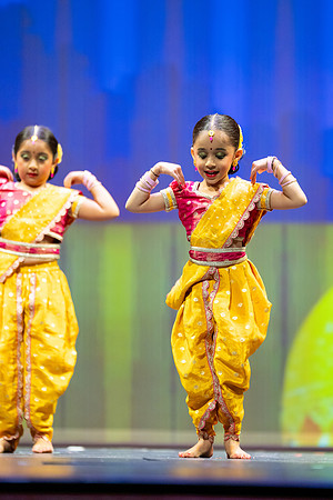 777-Kruthi-Shagun-Show1_VV204670