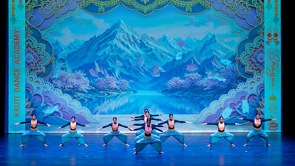 888-Kruthi-Shagun-Show1__DSC6511