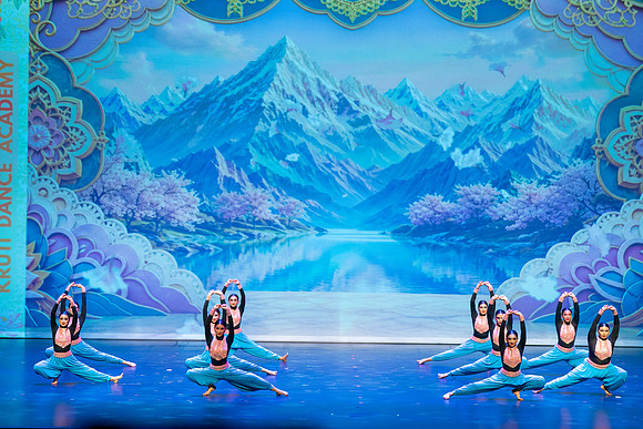 908-Kruthi-Shagun-Show1__DSC6527