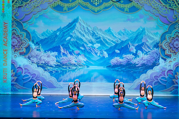 910-Kruthi-Shagun-Show1__DSC6535