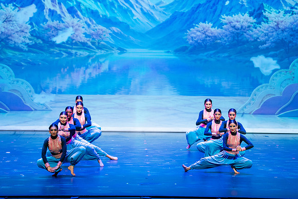 936-Kruthi-Shagun-Show1__DSC6571