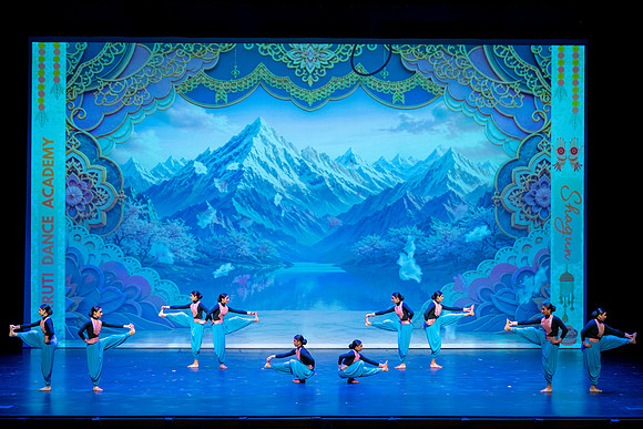 949-Kruthi-Shagun-Show1__DSC6589