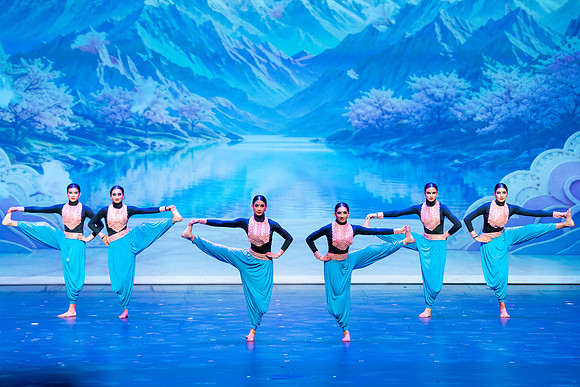 956-Kruthi-Shagun-Show1__DSC6595