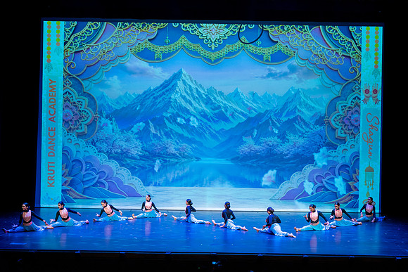 985-Kruthi-Shagun-Show1__DSC6614