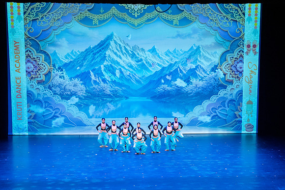 1063-Kruthi-Shagun-Show1_DSC09836