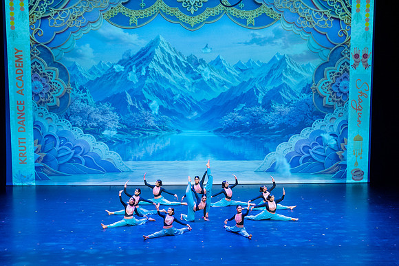 1083-Kruthi-Shagun-Show1_DSC09838