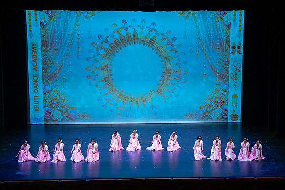 1163-Kruthi-Shagun-Show1_DSC09870