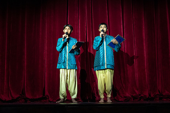 1198-Kruthi-Shagun-Show1__VV19028