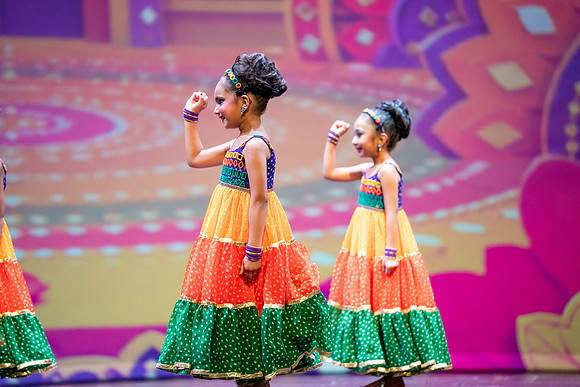 1204-Kruthi-Shagun-Show1_CA209567-2