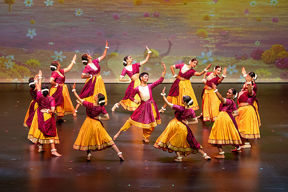 28-Kruthi-Shagun-Show2__DSC7996