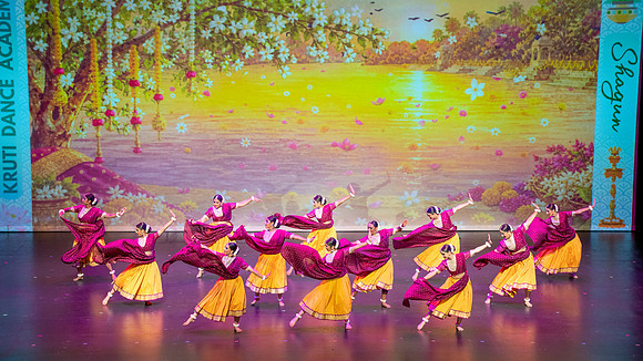 58-Kruthi-Shagun-Show2__DSC8059