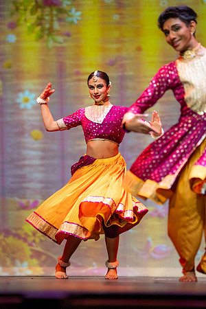83-Kruthi-Shagun-Show2_VV206292