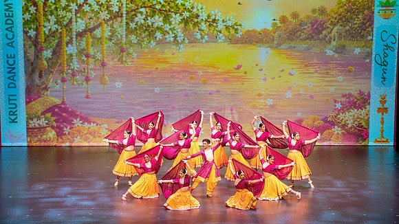 87-Kruthi-Shagun-Show2__DSC8128