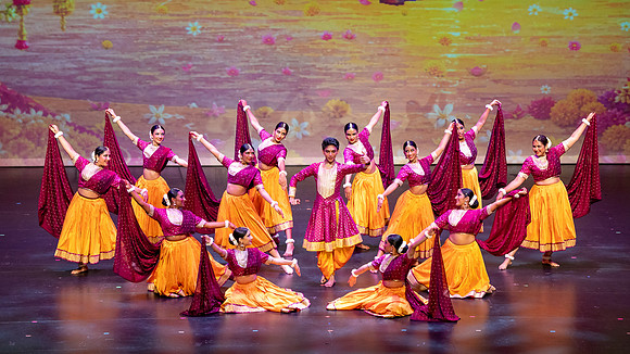 90-Kruthi-Shagun-Show2__DSC8136